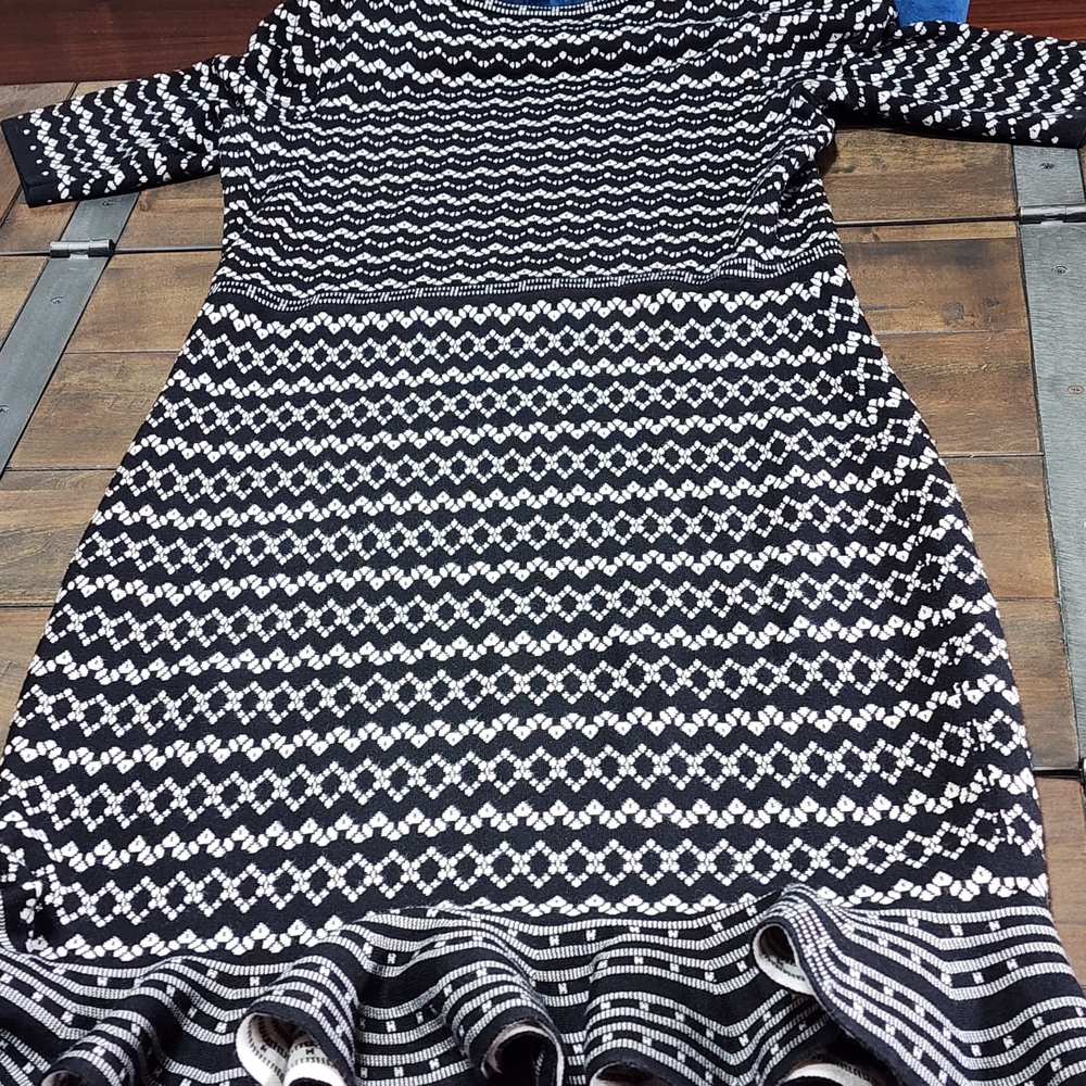 Roz & Ali Black and White Patterned Mini Dress - Picture 4 of 5